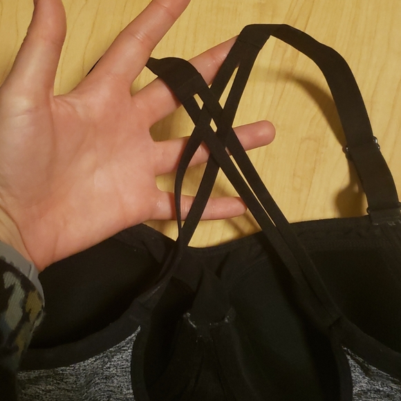 Victoria's Secret Sports Bra - Picture 9 of 9